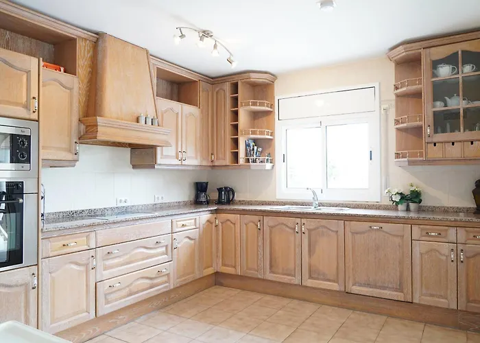 Villa Spacious, Good Located In Sant Pere Pescador, Nautic Palmera