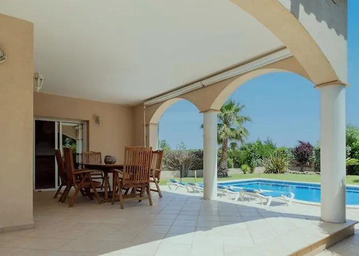 Villa Spacious, Good Located In Sant Pere Pescador, Nautic Palmera