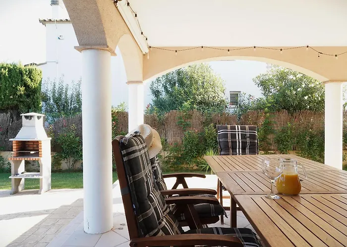 Spacious, Good Located In Sant Pere Pescador, Nautic Palmera Villa