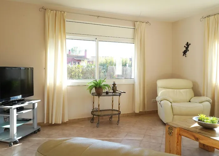 Villa Spacious, Good Located In Sant Pere Pescador, Nautic Palmera