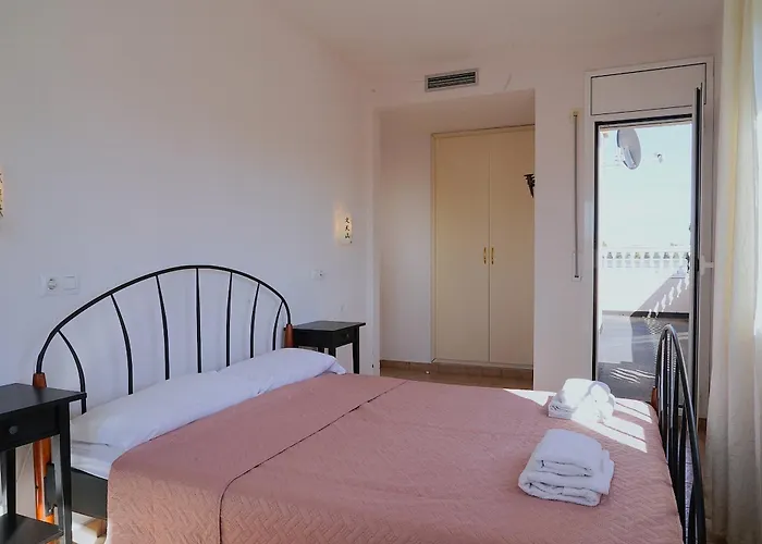 Villa Spacious, Good Located In Sant Pere Pescador, Nautic Palmera